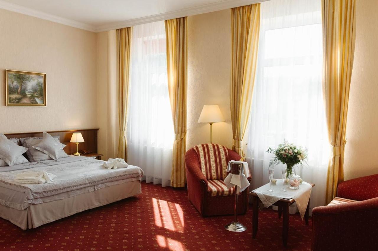Hotel Jakub Sobieski Oława Exteriör bild