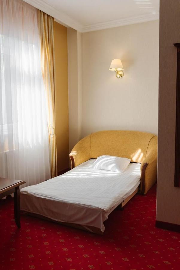 Hotel Jakub Sobieski Oława Exteriör bild
