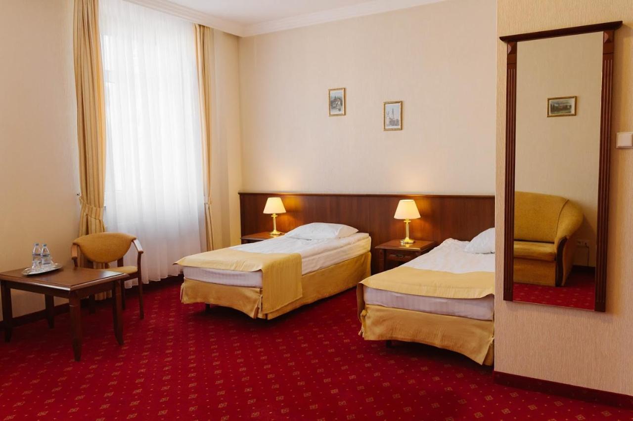Hotel Jakub Sobieski Oława Exteriör bild