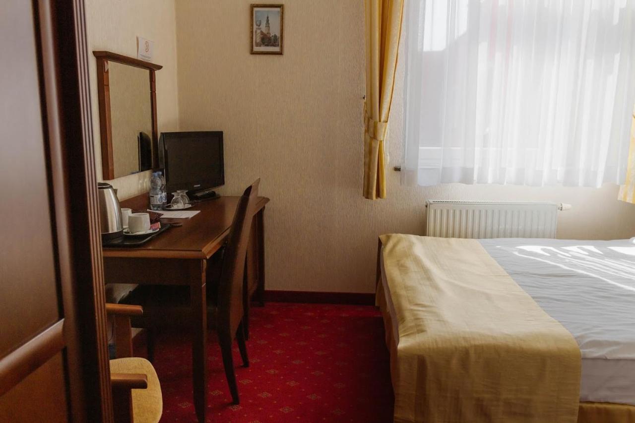 Hotel Jakub Sobieski Oława Exteriör bild