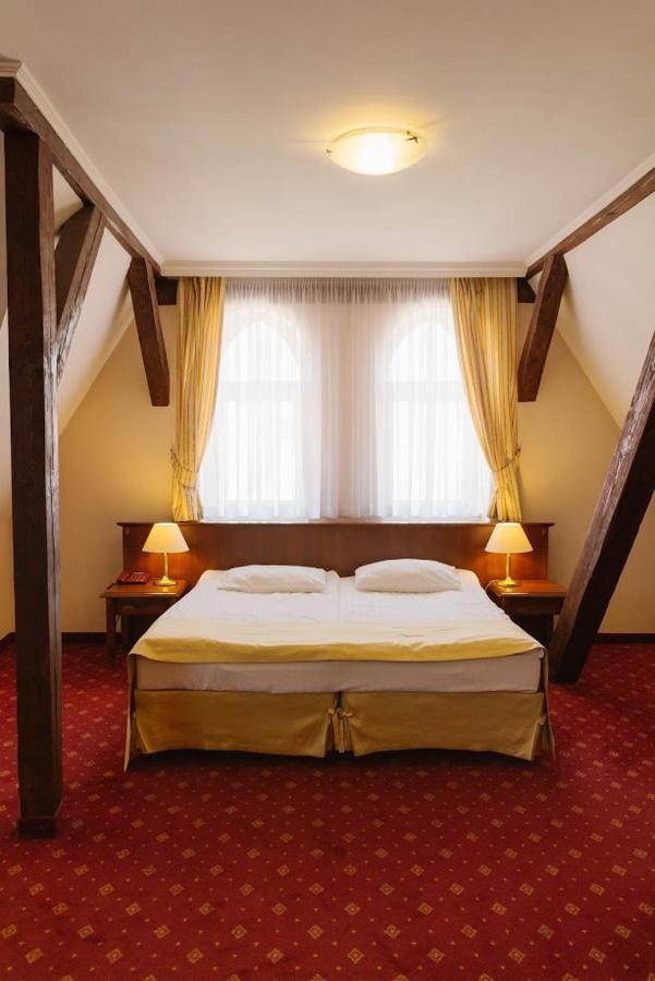 Hotel Jakub Sobieski Oława Exteriör bild